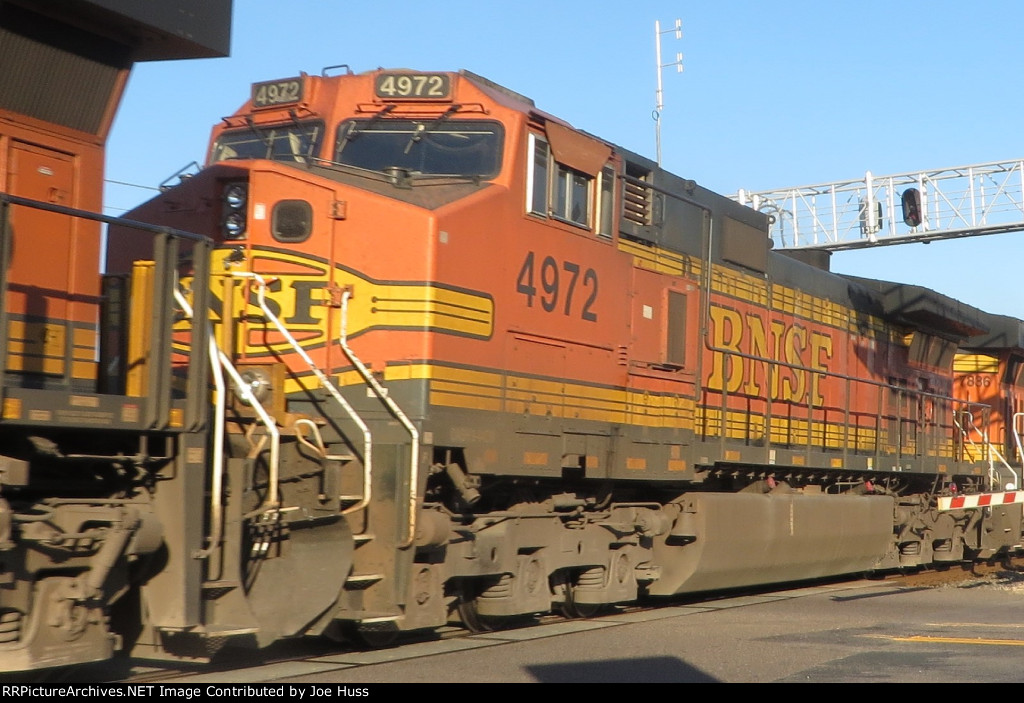 BNSF 4972